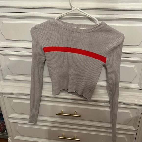 Very cute crop top sweater - Picture 1 of 1